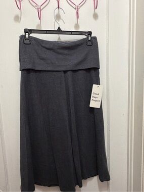 Good Days Project dark grey fold over gauchos pants size small